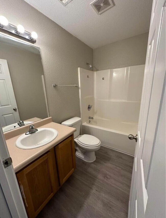 Foto del edificio - 15533 Quail Creek Cove