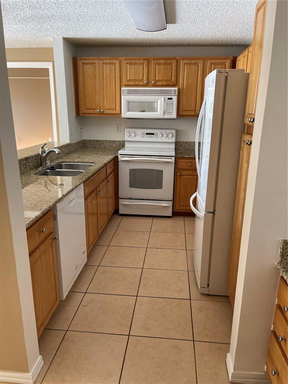 Building Photo - 5500 Bentgrass Dr