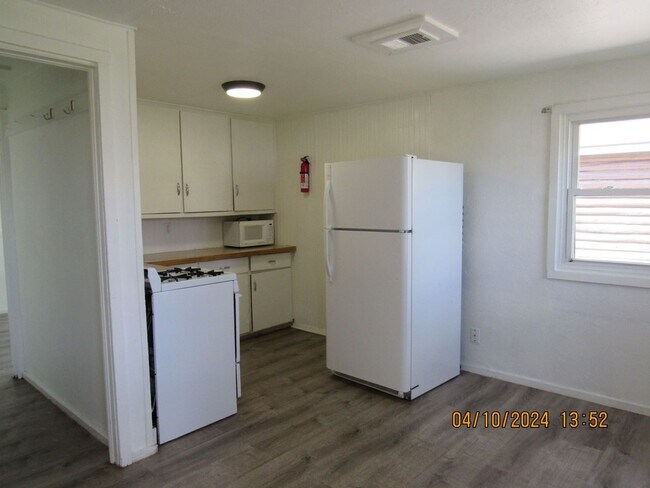 Foto del edificio - 755 W 2nd St