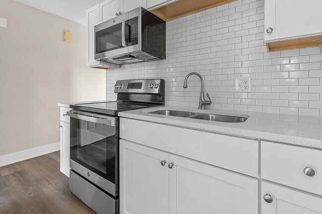 Foto del edificio - 703 E 106th St