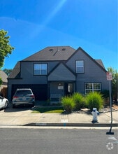 Building Photo - 1863 Malibu Cir