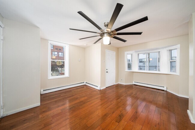 Building Photo - 65 Paterson St