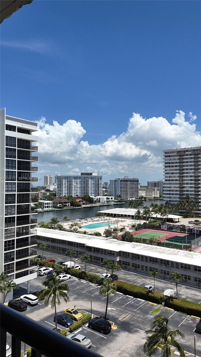 Foto del edificio - 2049 S Ocean Dr