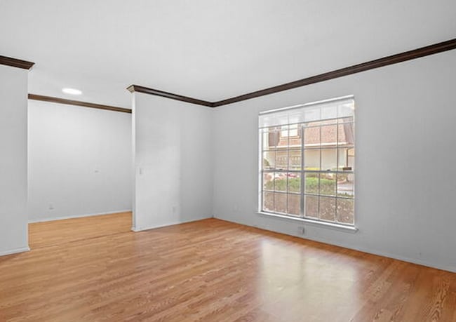 7834 Broadway-278.91 - 7834 Broadway-278.91 Apartment