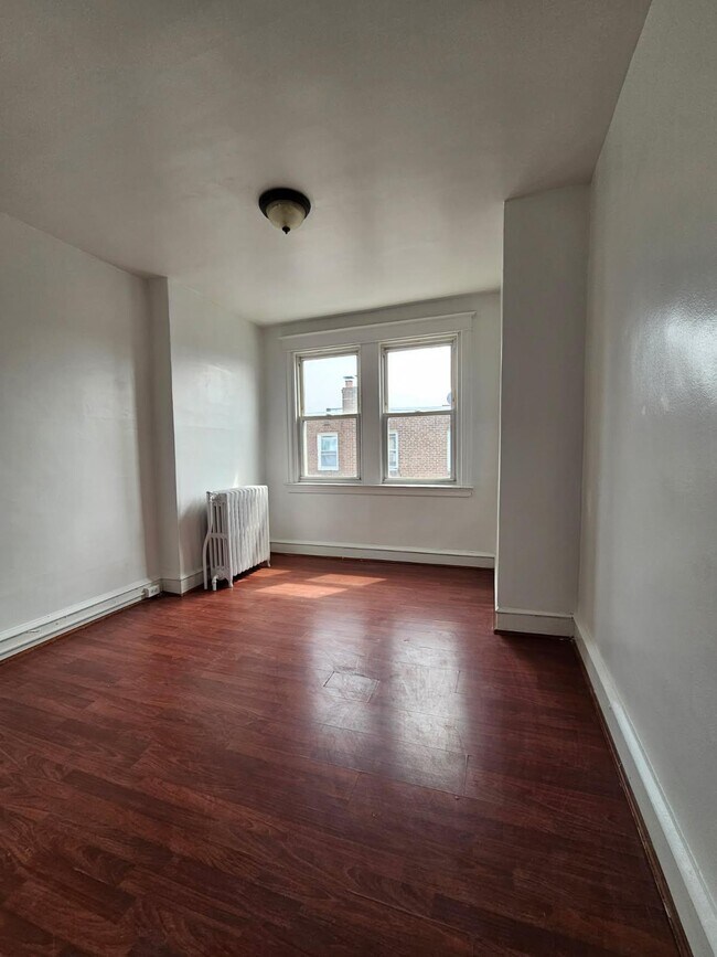 Foto del edificio - 1086 Alcott St