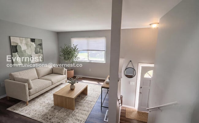 Foto del edificio - 5042 Bentler Dr