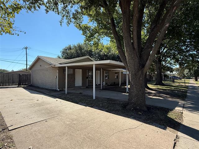 Foto principal - 2300 Rose Marie Dr