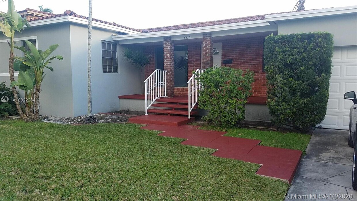 Primary Photo - 8420 SW 27th Ln