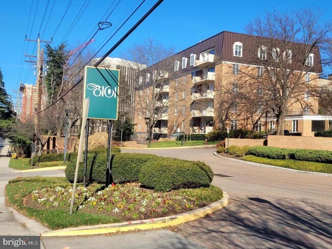 Foto del edificio - 8101 Connecticut Ave