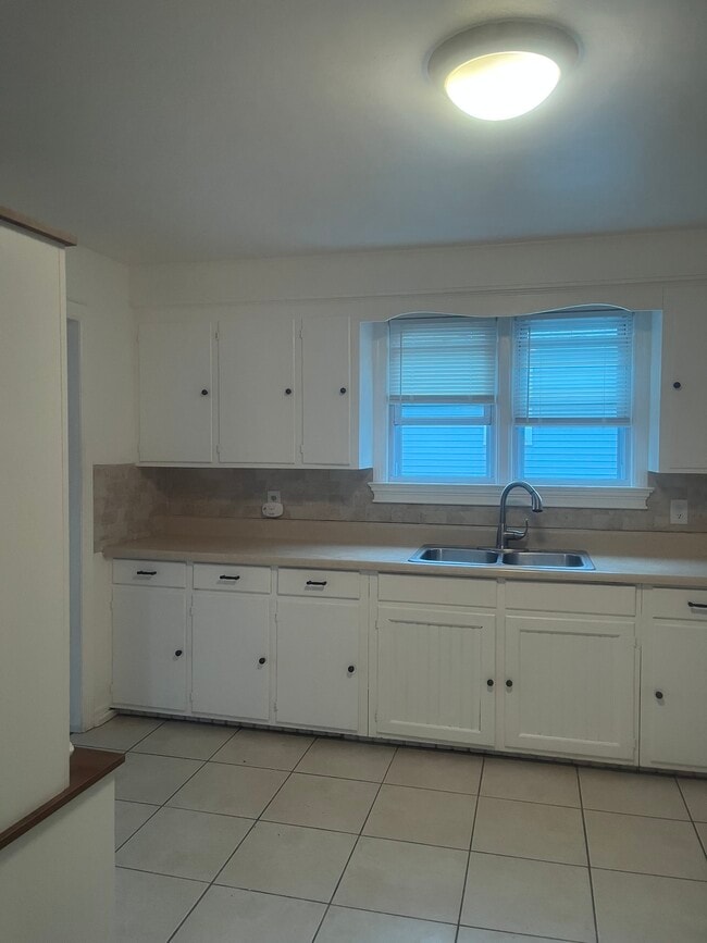 Foto del edificio - 136 King St