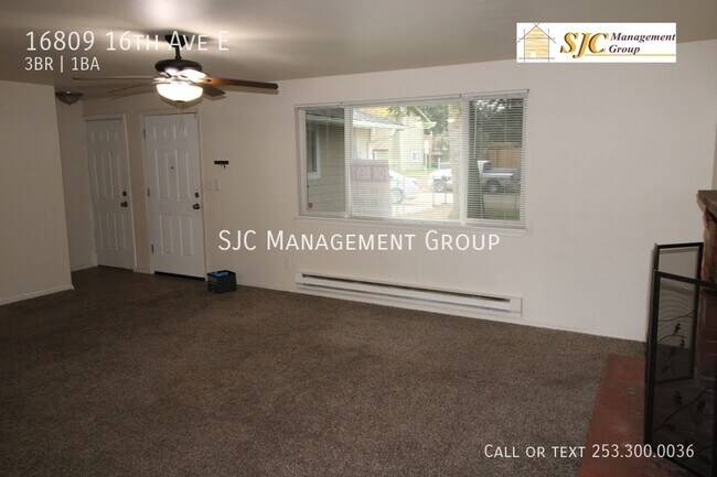 Foto del edificio - Three bedroom one bath rambler for rent in...