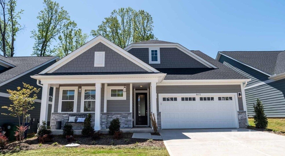 Foto principal - 8629 Chagrin Dr