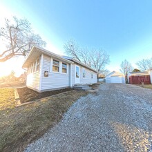 Building Photo - 2716 Maple St