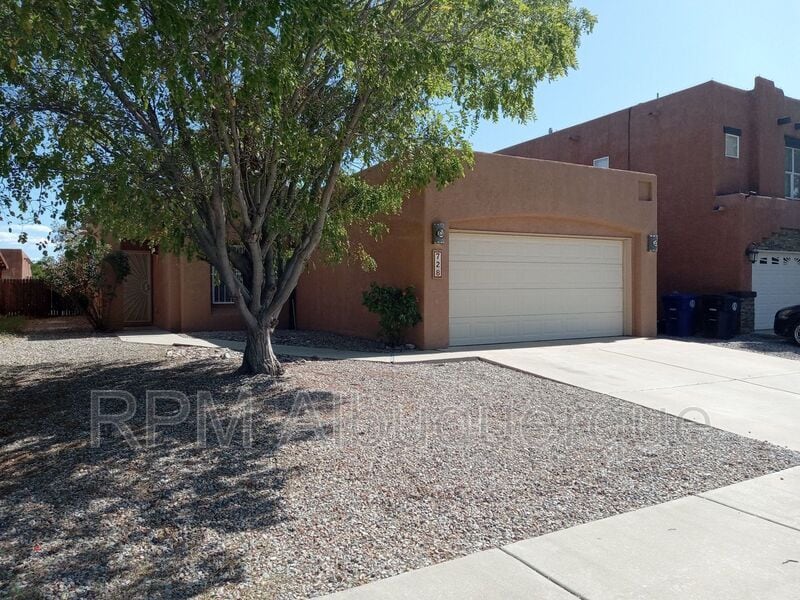 Foto principal - 728 Nicklaus Dr SW