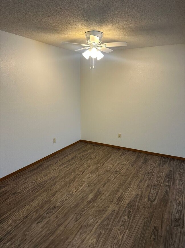 Foto del edificio - 3457 3rd St N