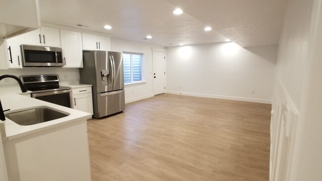 Building Photo - 32 W Sicula Rd.