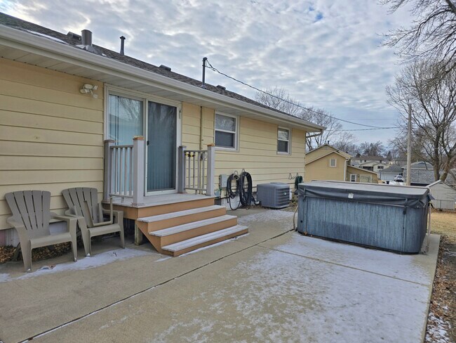 Foto del edificio - 725 Elton Hills Dr NW