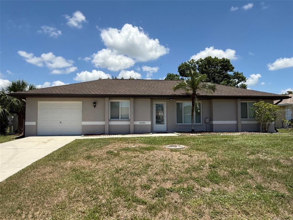 Foto principal - 20392 Andover Ave