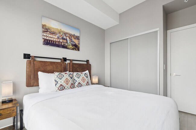 Photo du bâtiment - 199 Richmond St W