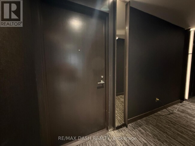 Photo du bâtiment - 11-4111 Yorkville Ave