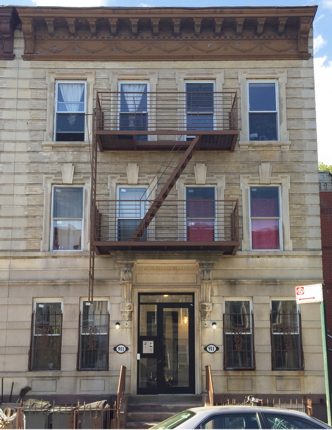 911 Jefferson Avenue Apartments Brooklyn, NY