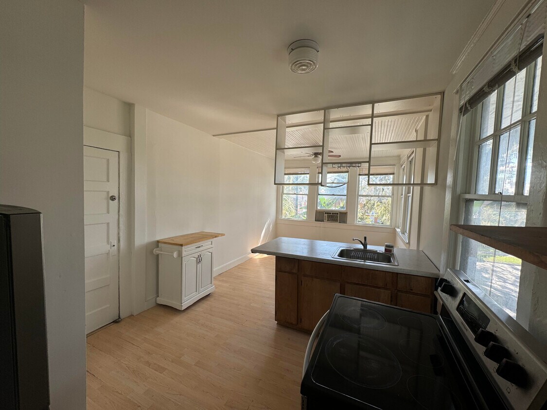 Foto principal - 215 S Howard Ave