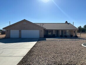 Building Photo - 15250 Comanche Rd