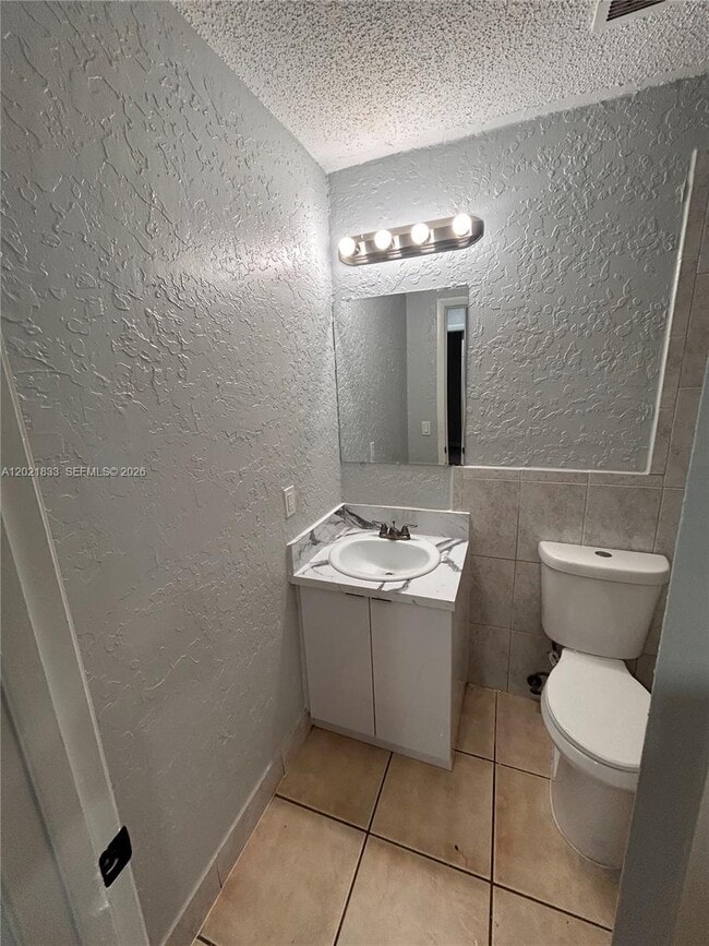 Building Photo - 2067 Ilene Ct
