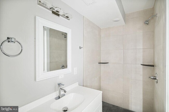 Foto del edificio - 1443 N 8th St