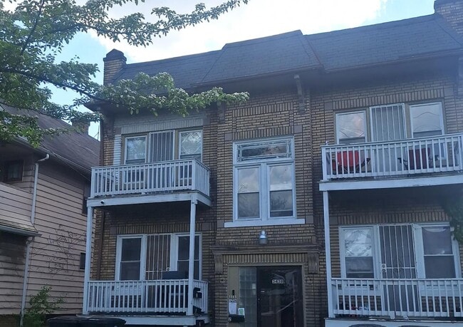 Foto del edificio - 3438 E 140th St