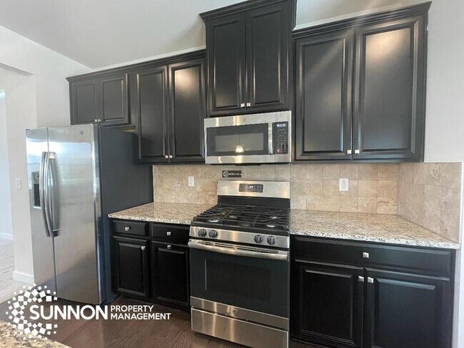 Foto del edificio - 3 Bed 2.5 Bath Townhome in Riverbend