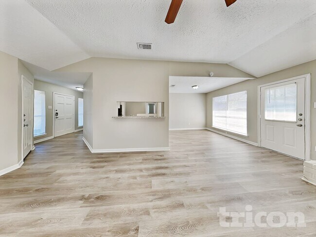 Building Photo - 6826 Blue Ridge Dr