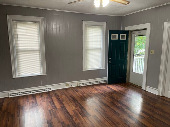 Livingroom - 804 Johnson St