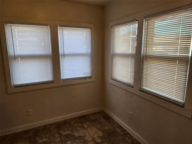 Foto del edificio - 616 NW 36th St