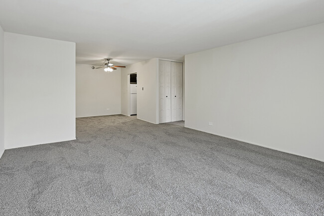 Building Photo - ReNew Lake Arlington