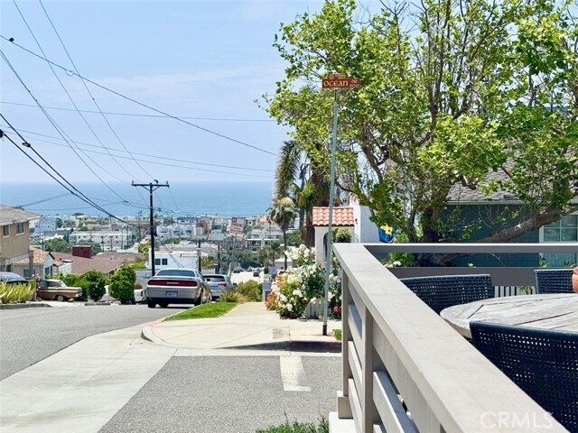 Building Photo - 1001 8th Pl