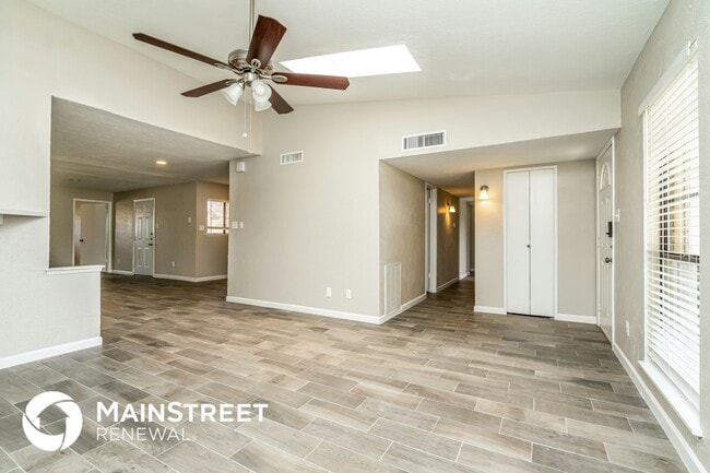 Foto del edificio - 2101 Chatsworth Rd