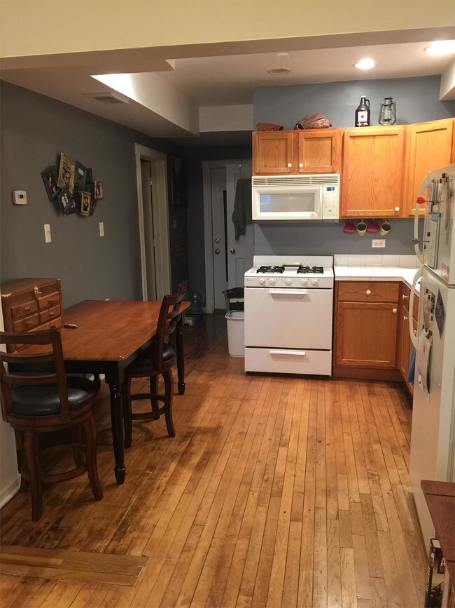 Foto del edificio - 2424 W Moffat St