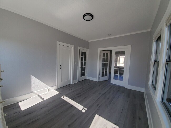 Foto del edificio - 4130 Webster St