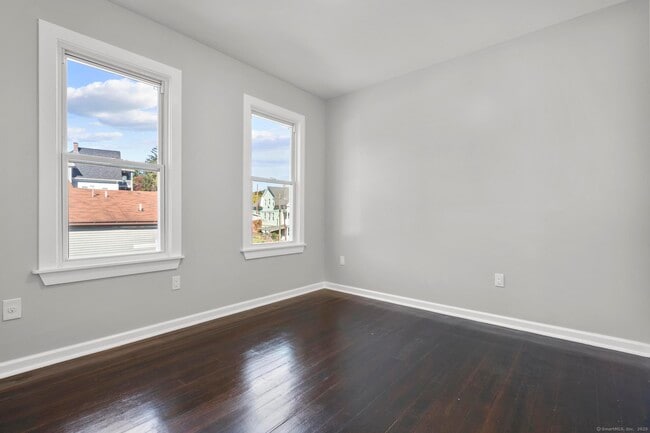Building Photo - 228 Cooke St