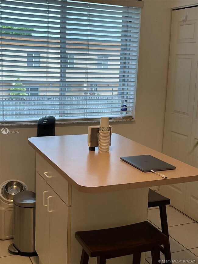 Foto del edificio - 6425 SW 130th Pl