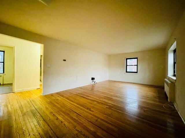Foto del edificio - 111 Montross Ave