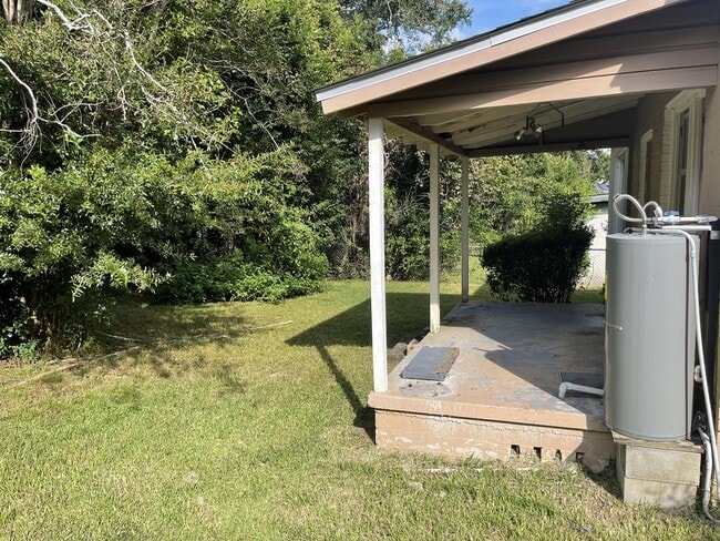 Photo - 670 Preston St House