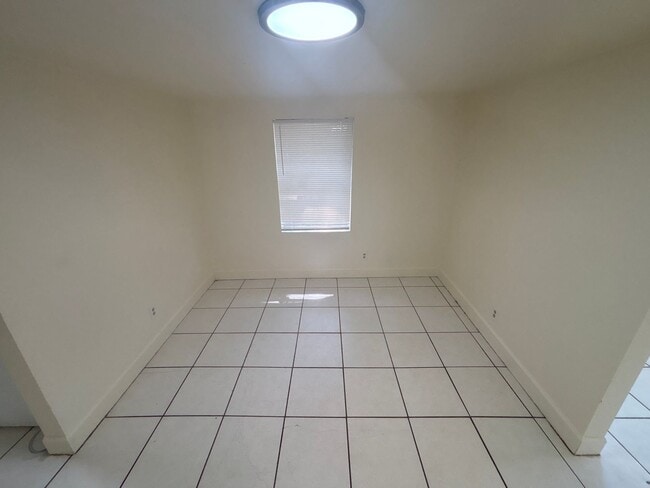 Foto del edificio - 3-Bed, 2-Bath Home on Lowell St in Tallahassee