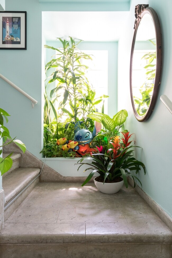 Stairway to unit - 316 S Norton Ave