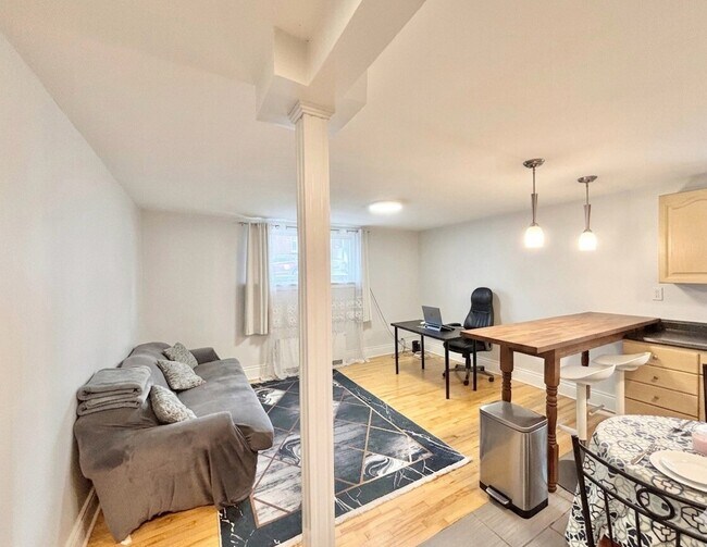 Photo du bâtiment - 2 BED - 1 BATH - OTTAWA - APARTMENT