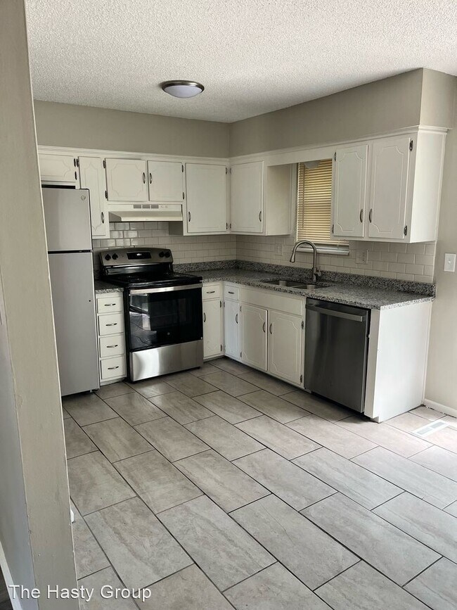 Foto del edificio - 3 br, 1.5 bath House - 10401 Sycamore Avenue