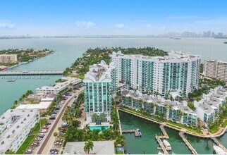 Building Photo - 7900 Harbor Island Dr Building Photo - 7900 Harbor Island Dr