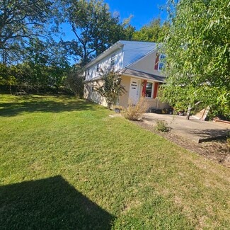 Building Photo - 4013 Center Ave