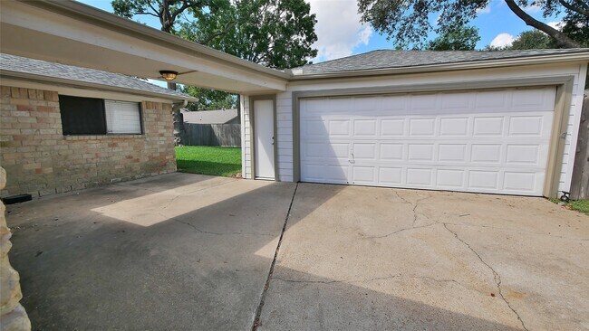 Foto del edificio - 21626 Park Tree Ln